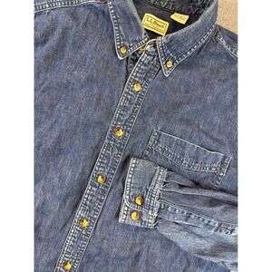 L.L. Bean Denim Shirt Mens Medium Blue Long Sleeve Button Down Cotton 0MT24